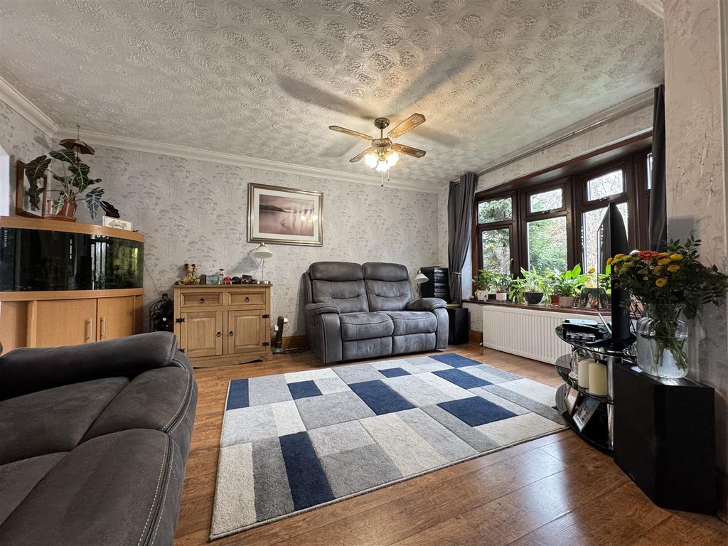 Property photo 2 of 35