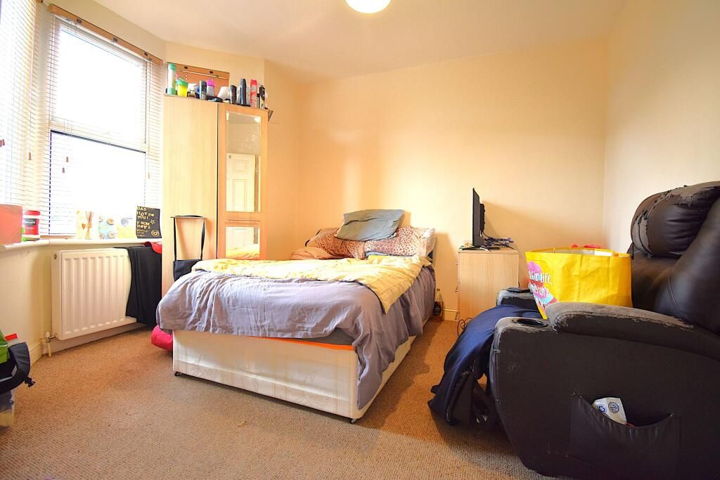 Property photo 1 of 2