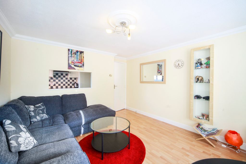 Property photo 2 of 9