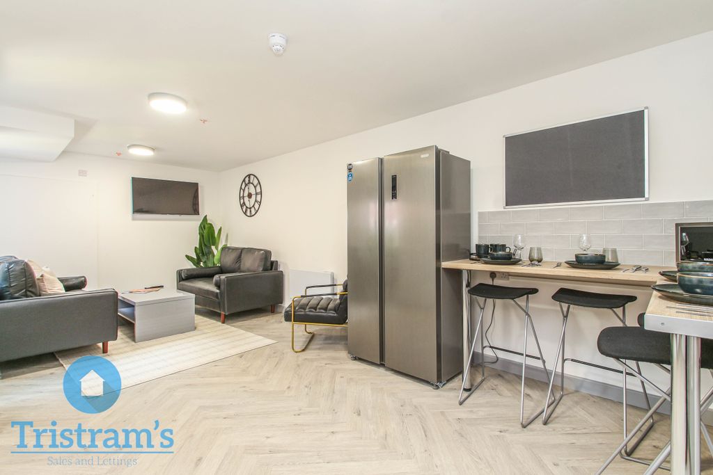 Property photo 3 of 28 Img_4027