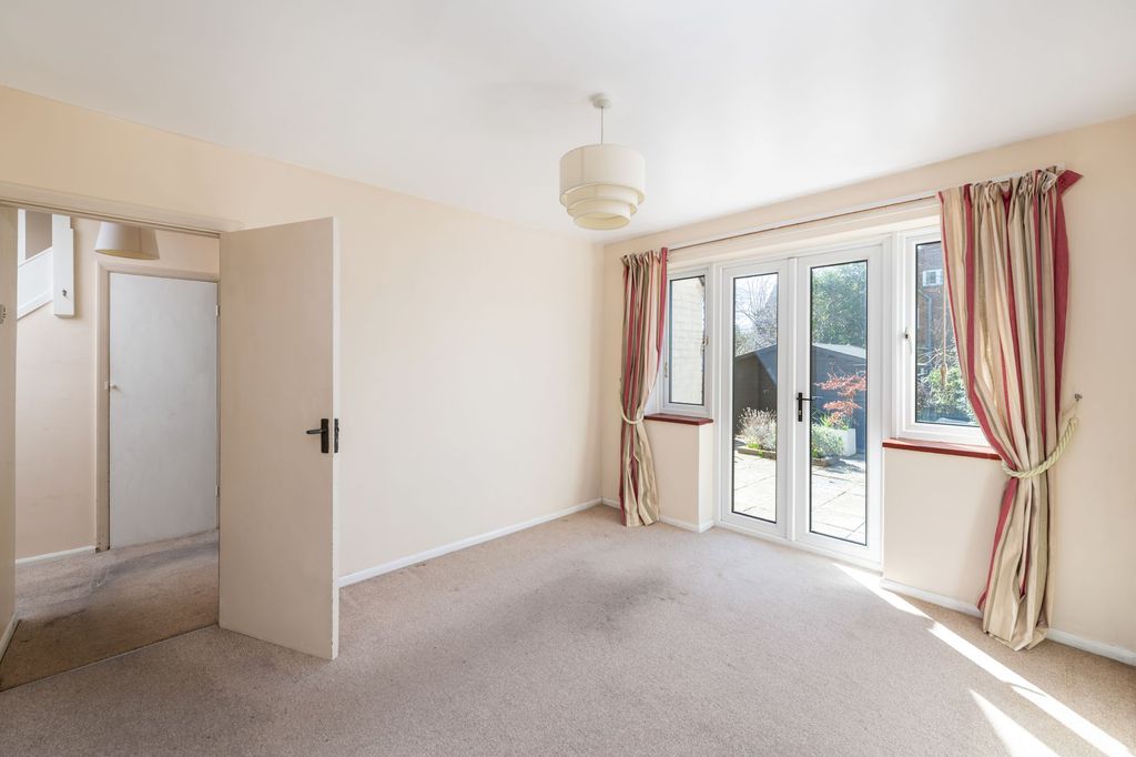Property photo 3 of 18