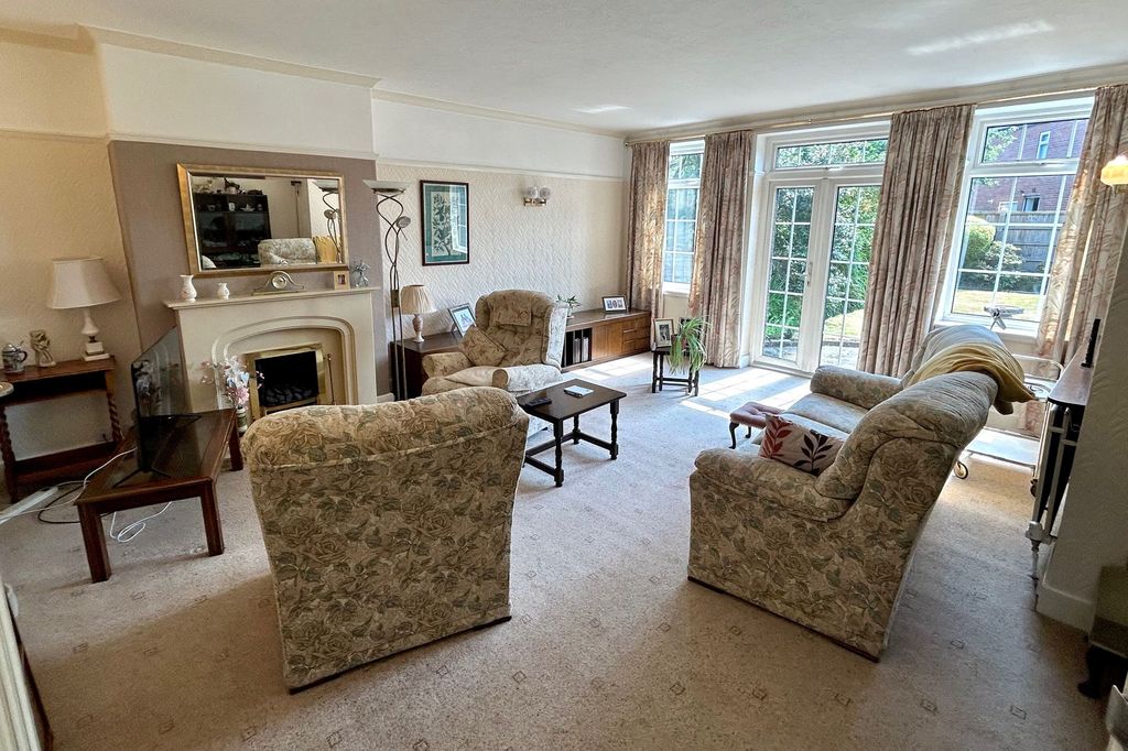 Property photo 2 of 17