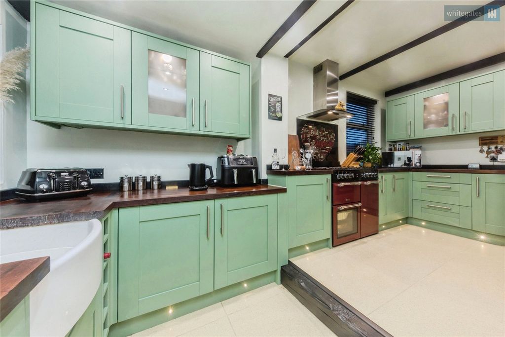 Property photo 3 of 22 Picture No. 17