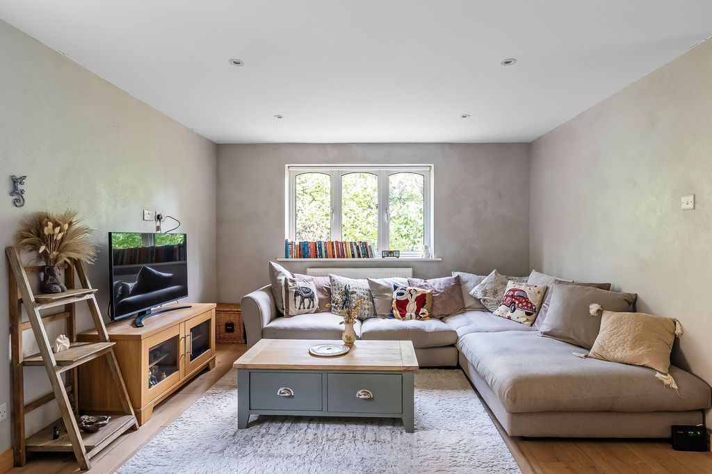 Property photo 3 of 24