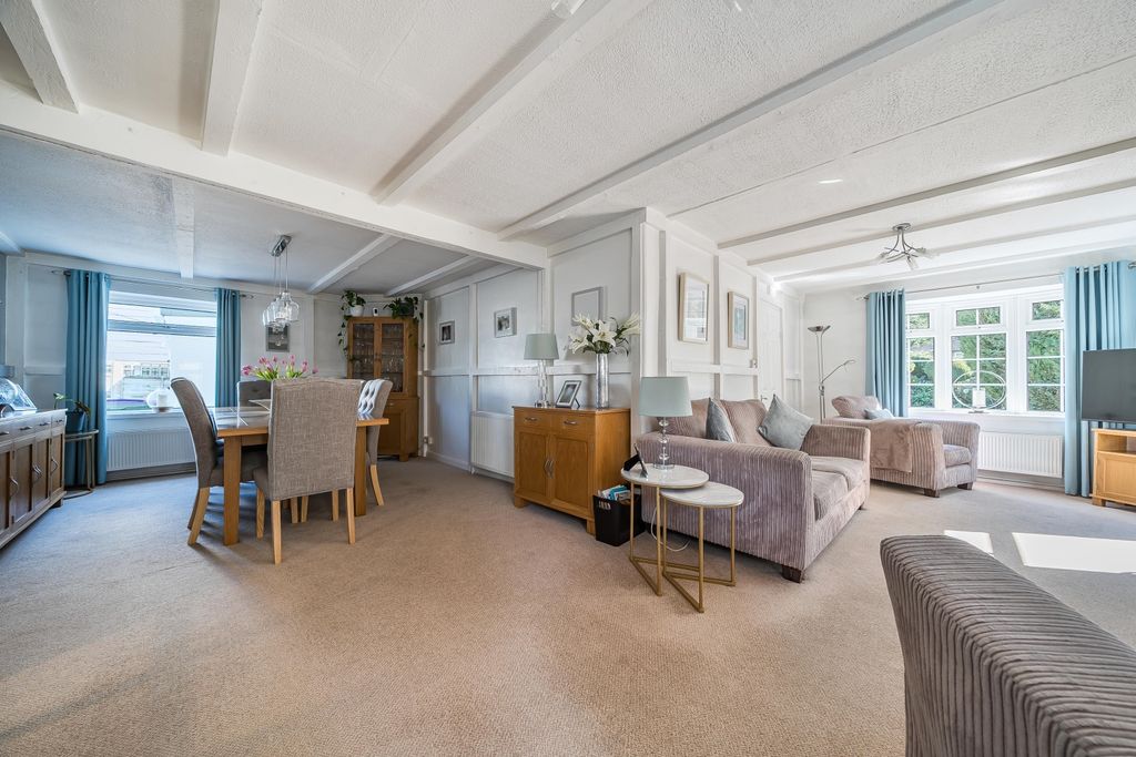 Property photo 2 of 18 Lounge Diner