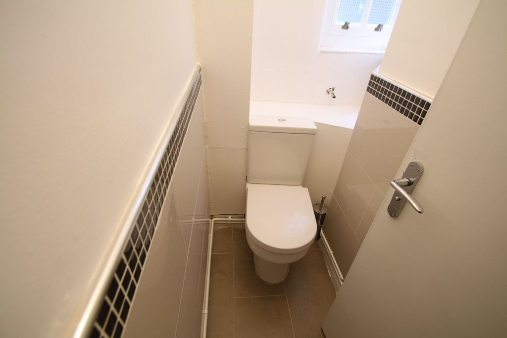 Property photo 3 of 8 Photo 22