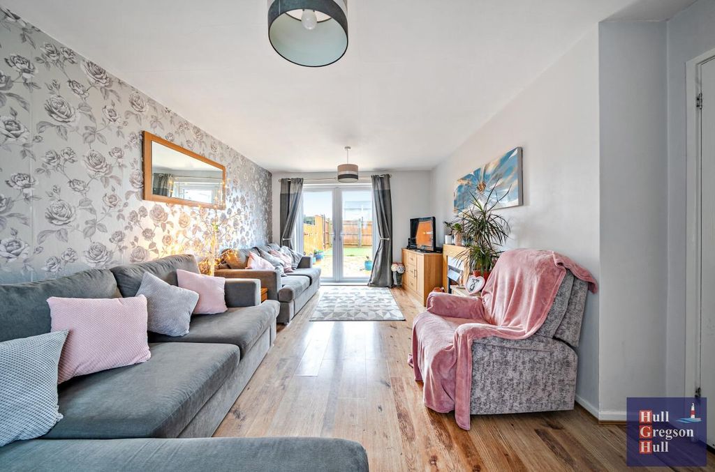 Property photo 2 of 14 A1F9Dca9-70d0-4Def-8c37-8795Faf28858.Jpg