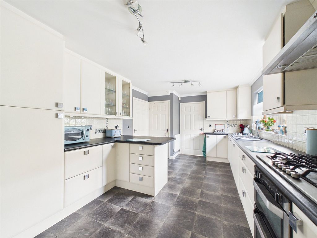 Property photo 3 of 18 Picture No. 11