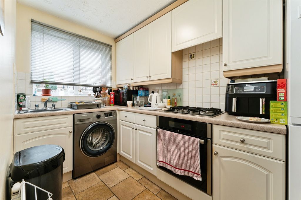 Property photo 2 of 16