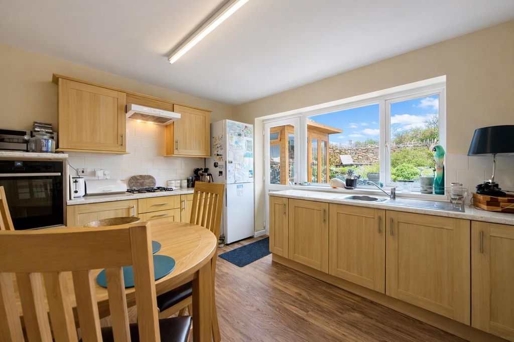Property photo 3 of 19 Kitchen.Png