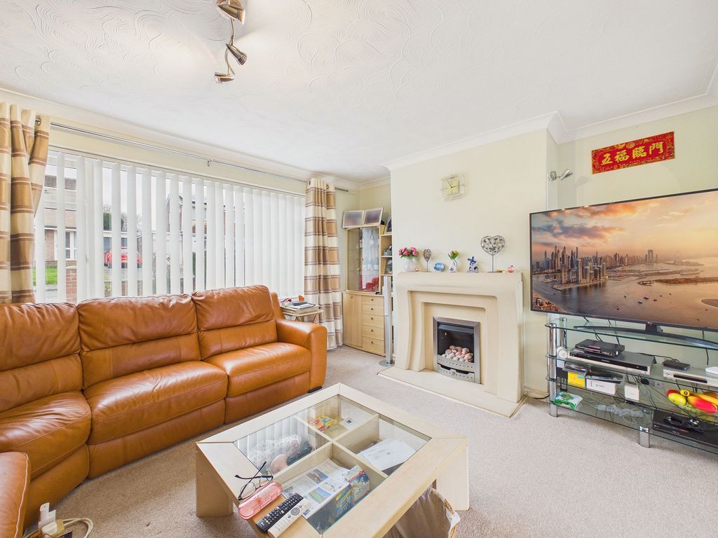 Property photo 2 of 12 Lounge