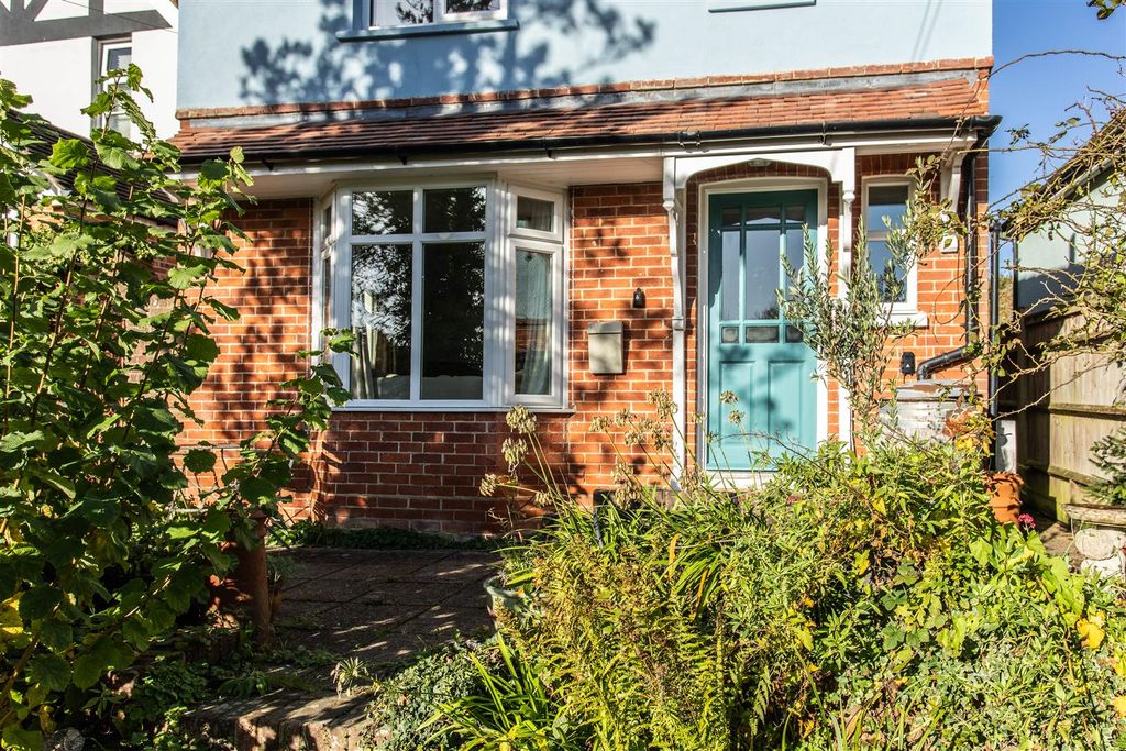 Property photo 2 of 29