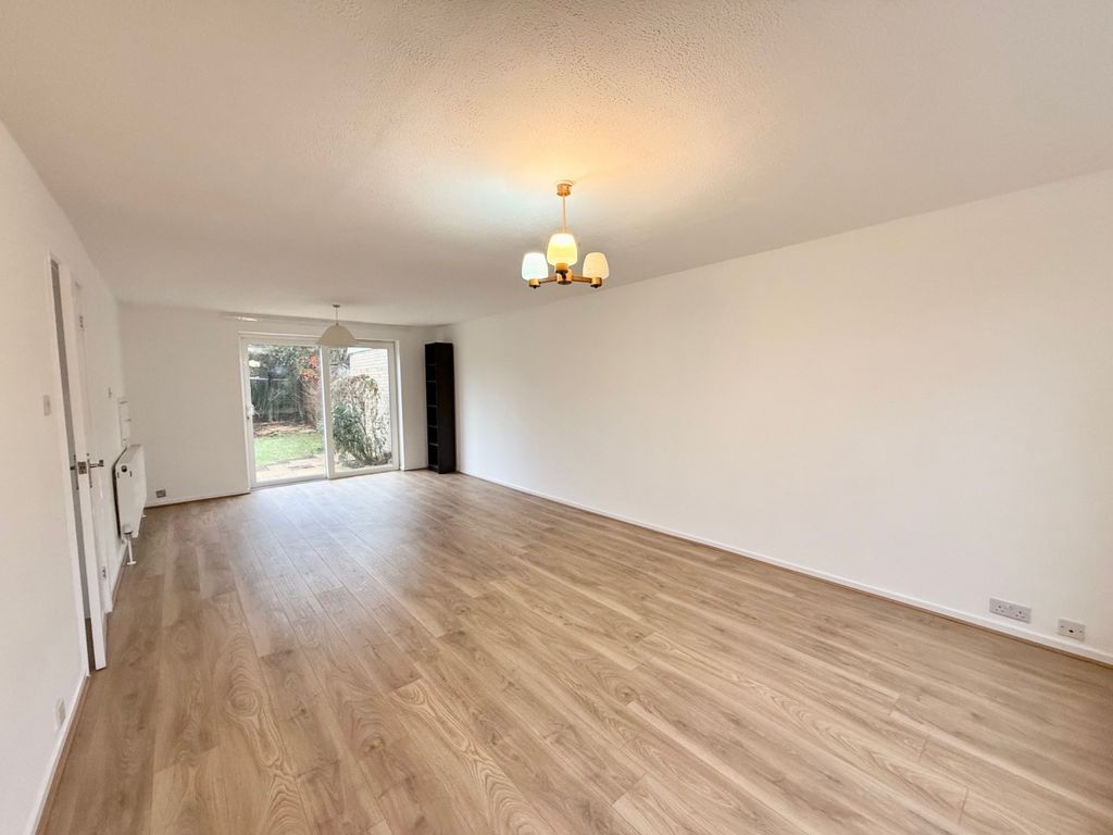 Property photo 2 of 10 Lounge