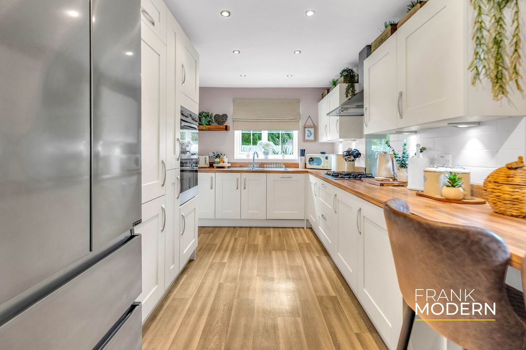 Property photo 3 of 45 Kitchen