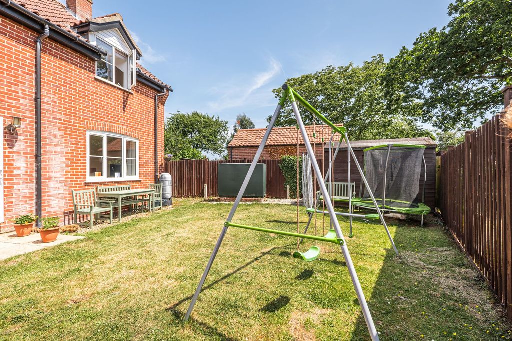 Property photo 3 of 18
