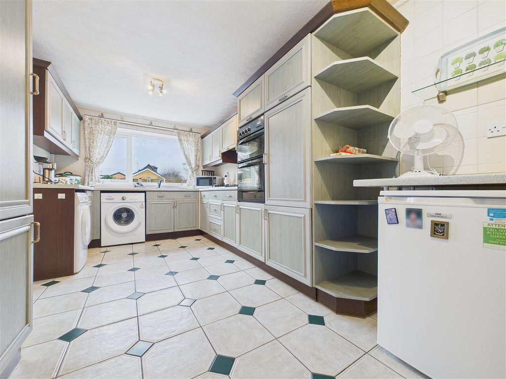 Property photo 3 of 14 Cam01407G0-Pr0080-Still005.Jpg