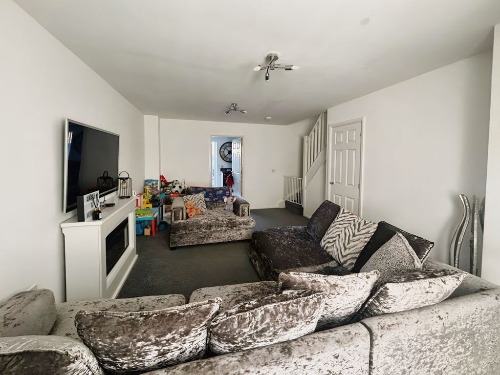 Property photo 3 of 13 64B3d2A5-Whatsapp 20Image 202025-03-08 20At 2011.1
