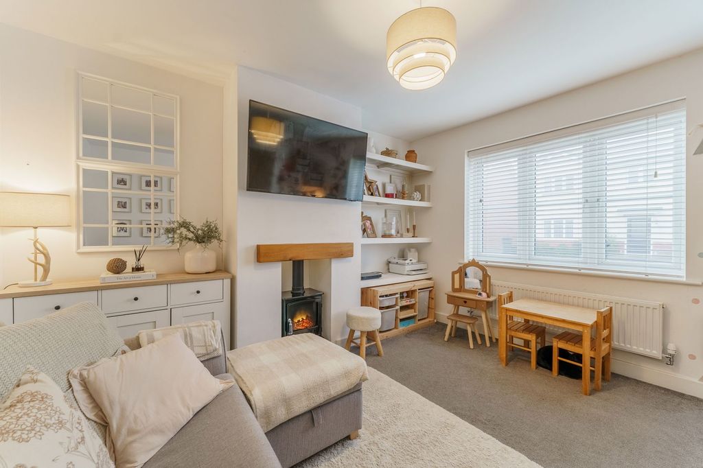 Property photo 2 of 24