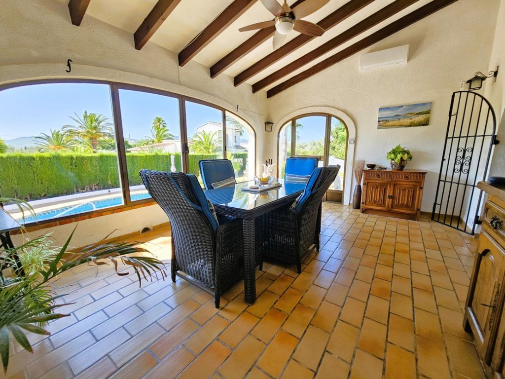 Property photo 2 of 37