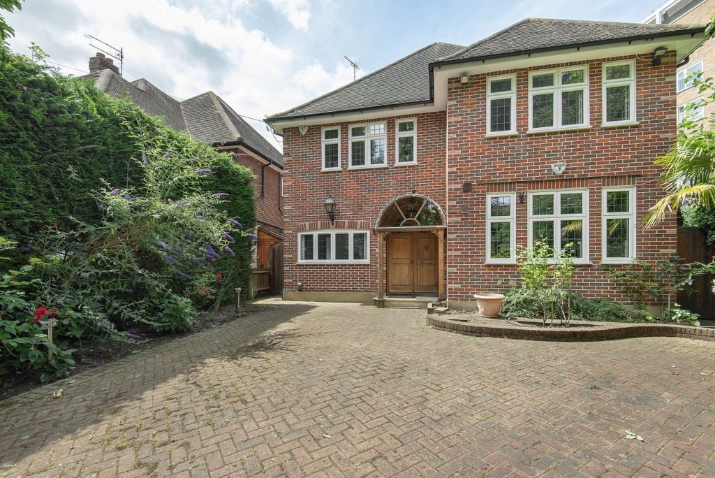 Property photo 1 of 30