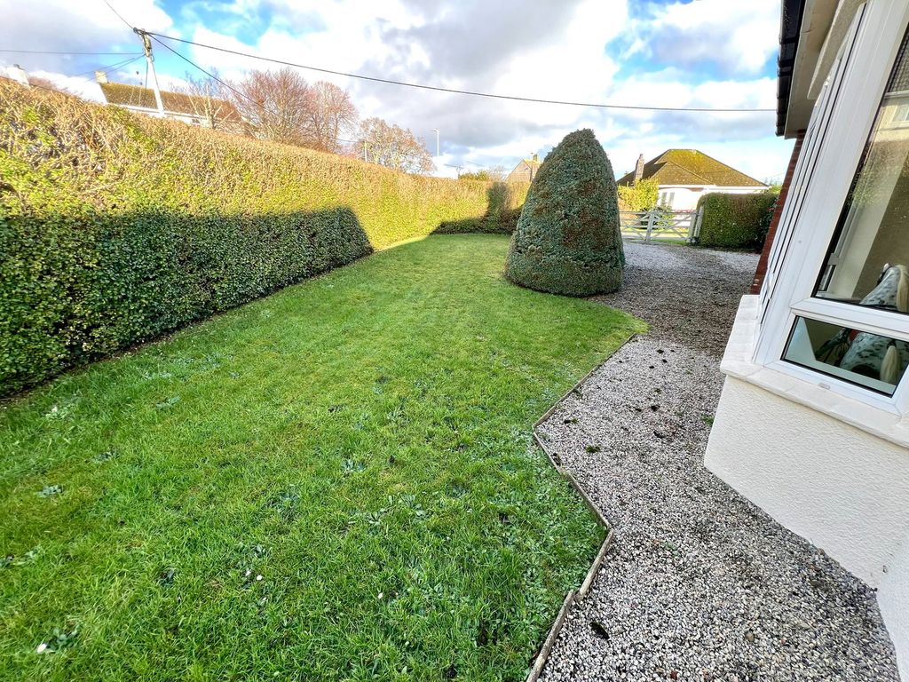 Property photo 2 of 21