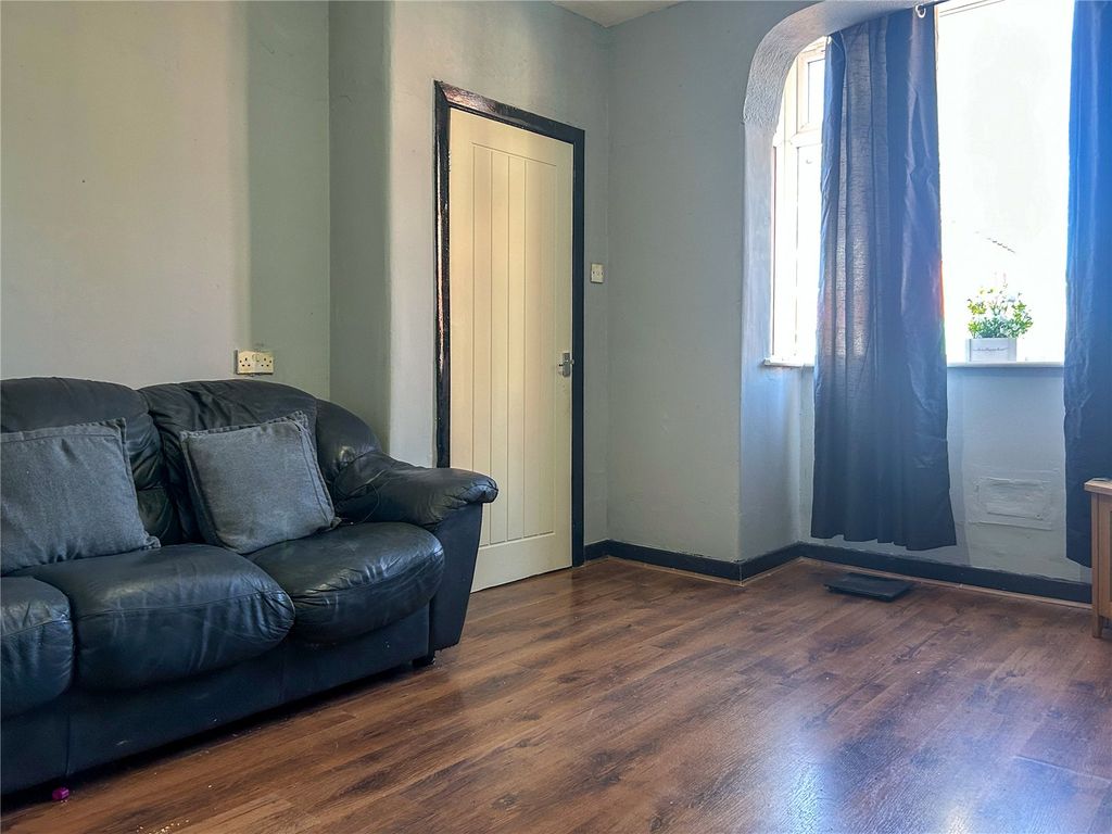 Property photo 2 of 20 Living Room