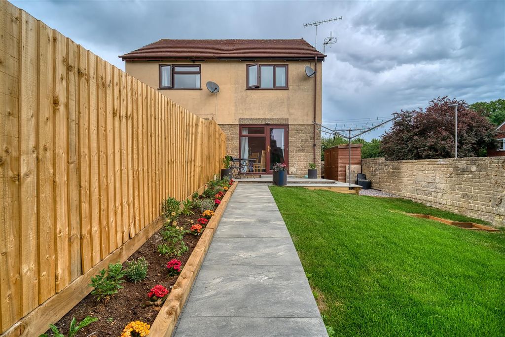 Property photo 1 of 11 Rear