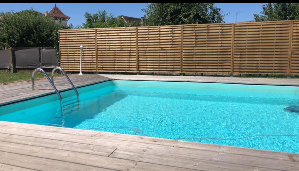 Property photo 2 of 25