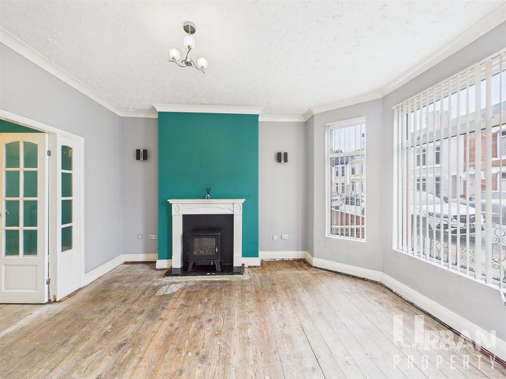 Property photo 3 of 16 Cam03038G0-Pr0204-Still003.Jpg