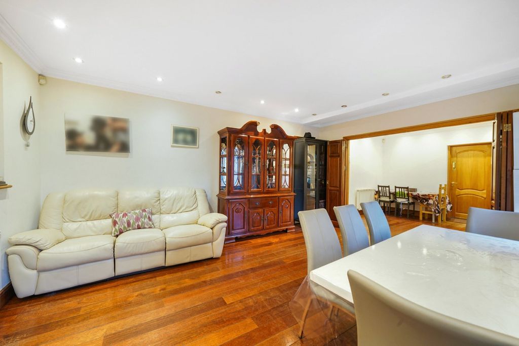 Property photo 3 of 14 Picture No. 08