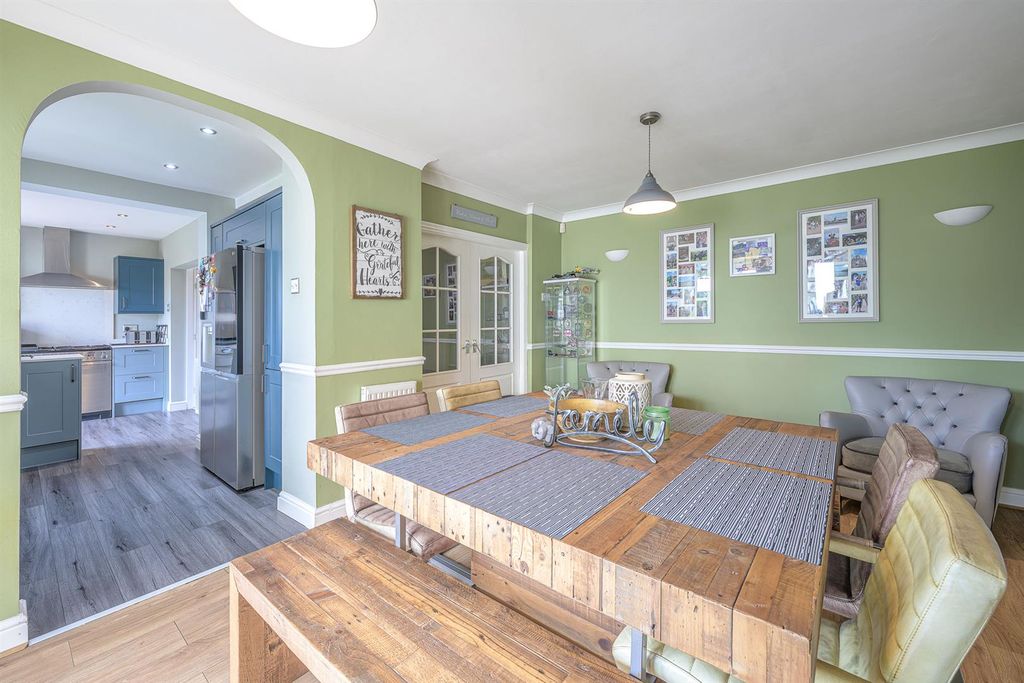 Additional image 8 of 4 bed semi-detached house for saleAmblecote Road, Brierley Hill DY5