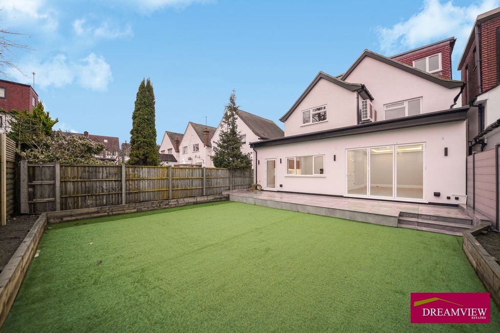 Property photo 2 of 18 Gallery