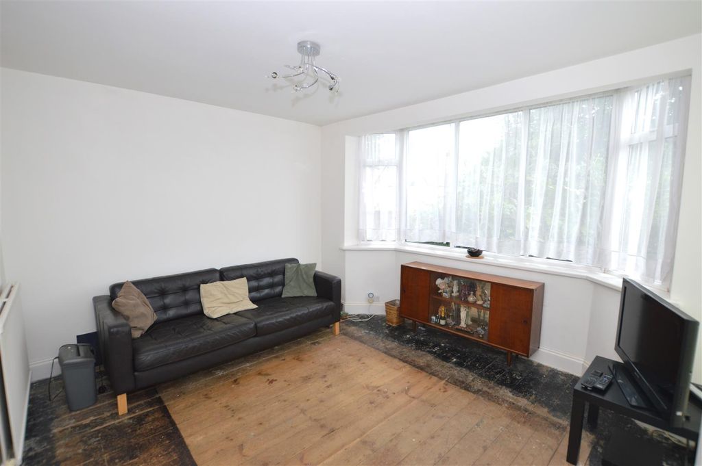 Property photo 2 of 12 36 Derwent Road Living Room A.Jpg
