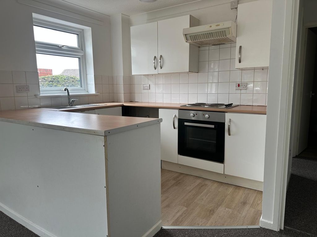 Property photo 2 of 4 Kitchen