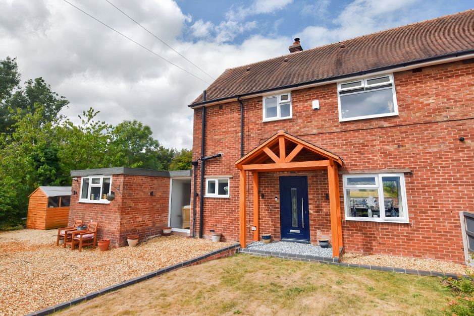 Property photo 1 of 33 Front Aspect 3