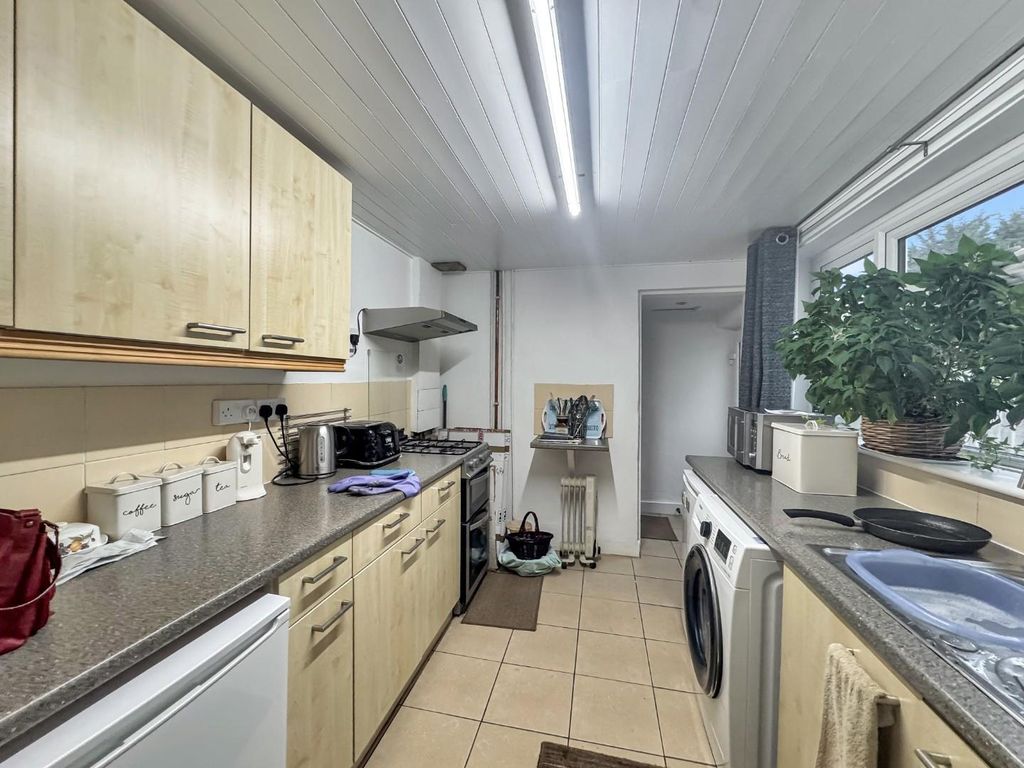 Property photo 3 of 10 11.Jpg