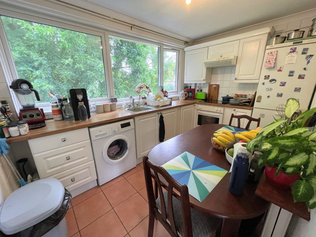 Property photo 2 of 6 1003402