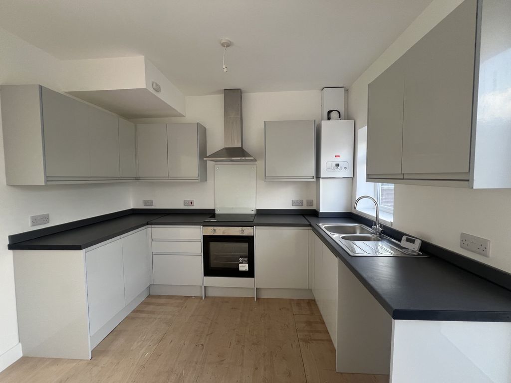 Property photo 3 of 13 Kitchen