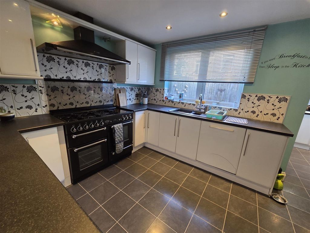 Property photo 3 of 12 20251120_110611.Jpg