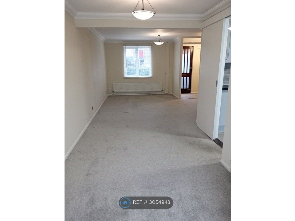 Property photo 3 of 6 Living Room