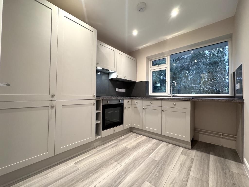 Property photo 3 of 15 9 - Kitchen.Jpg