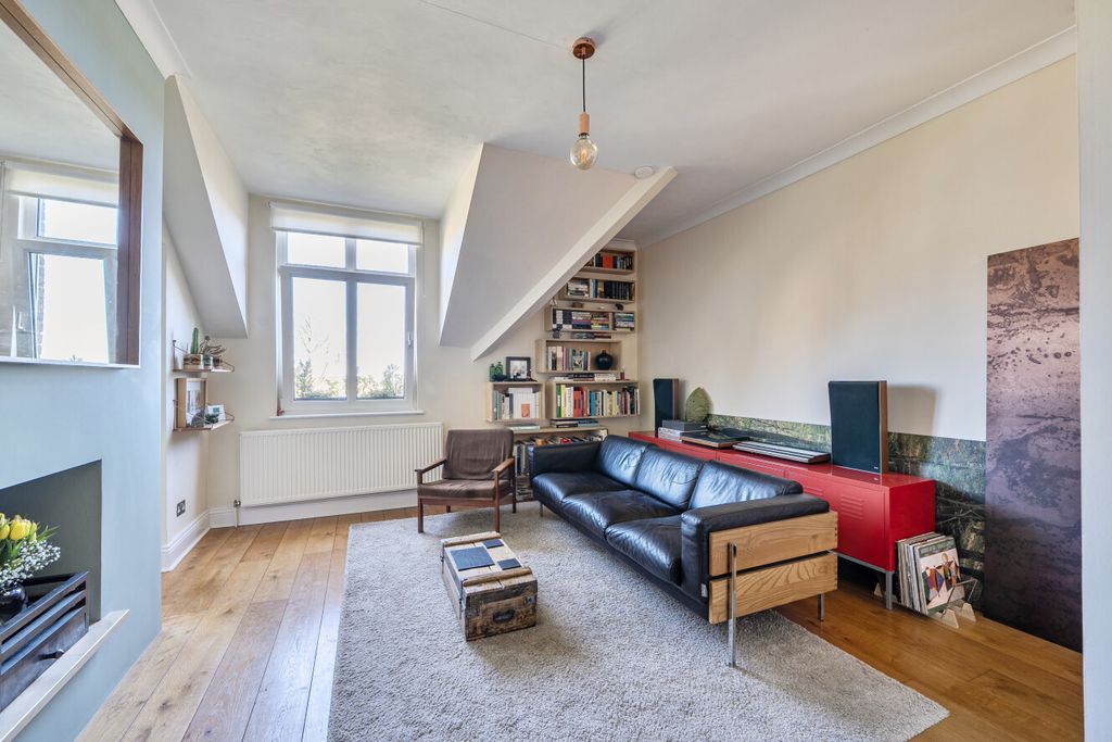 Property photo 3 of 11 1430255-25-69ba9c...