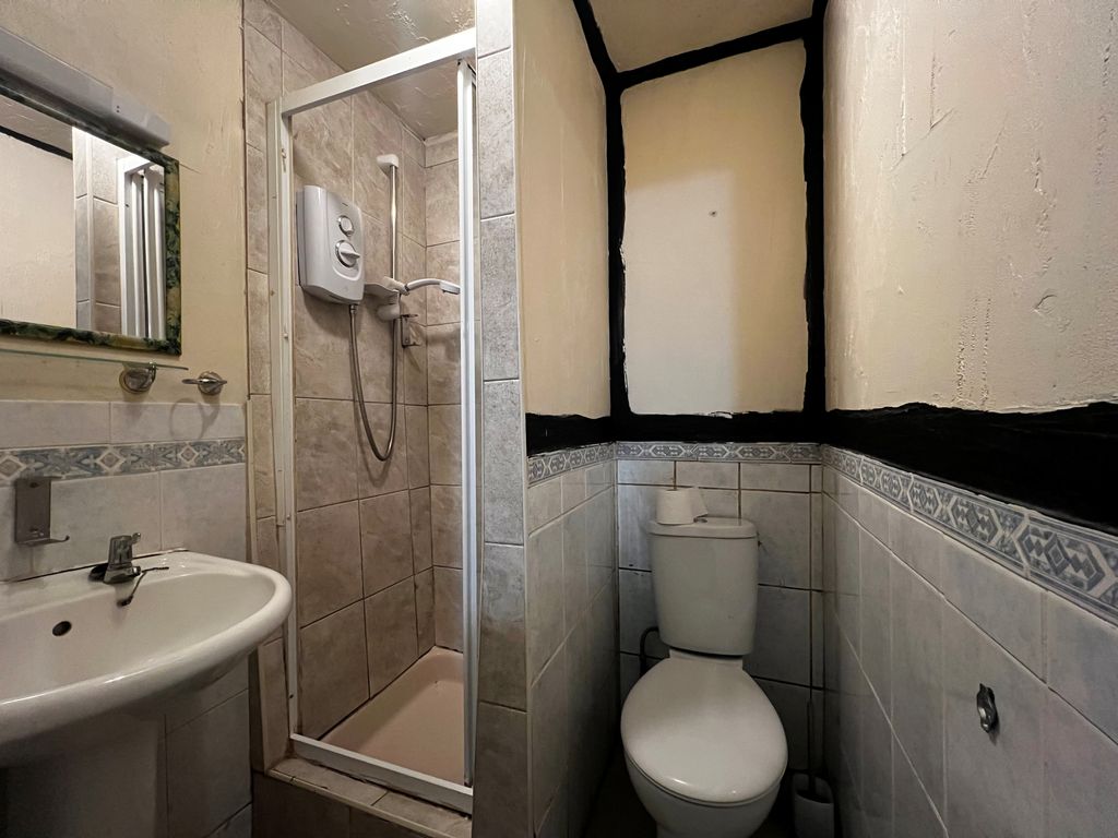 Property photo 3 of 6 Ensuite