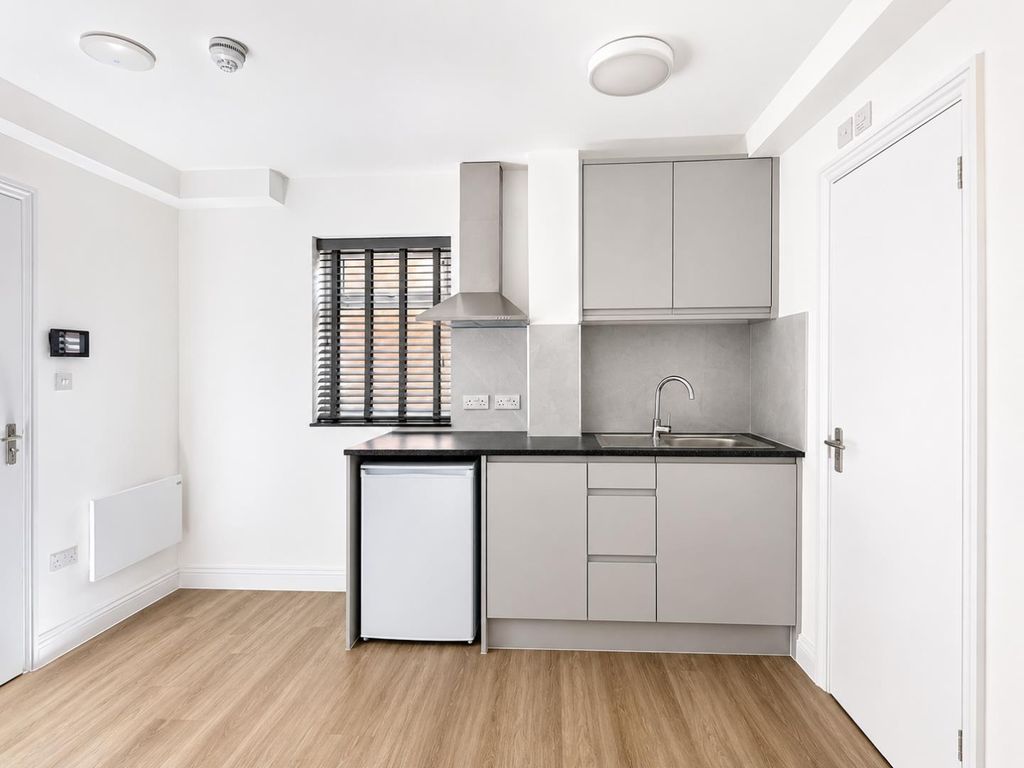 Property photo 3 of 4 Studio