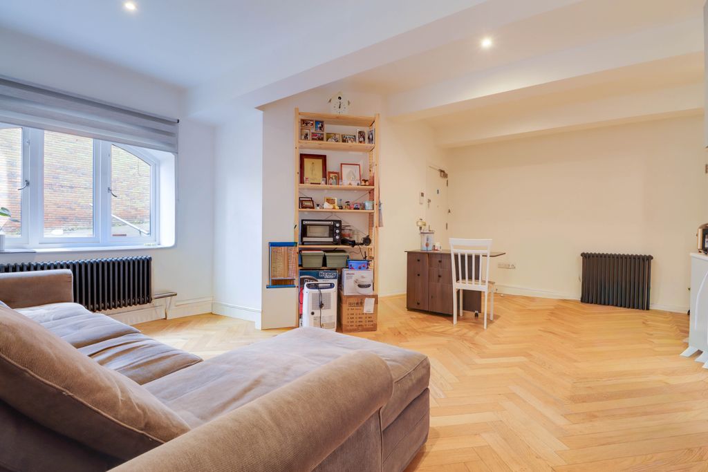 Property photo 2 of 10 Living Room