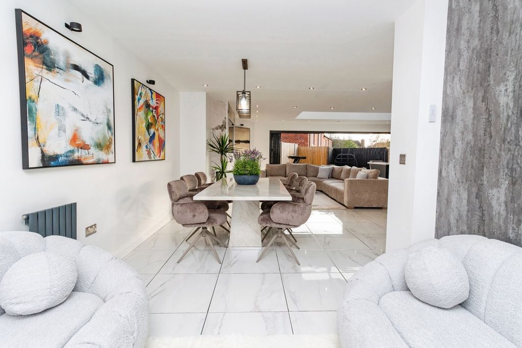 Property photo 2 of 15 Open Plan Living