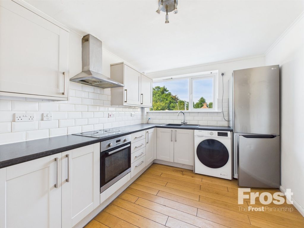 Property photo 3 of 8 Kitchen