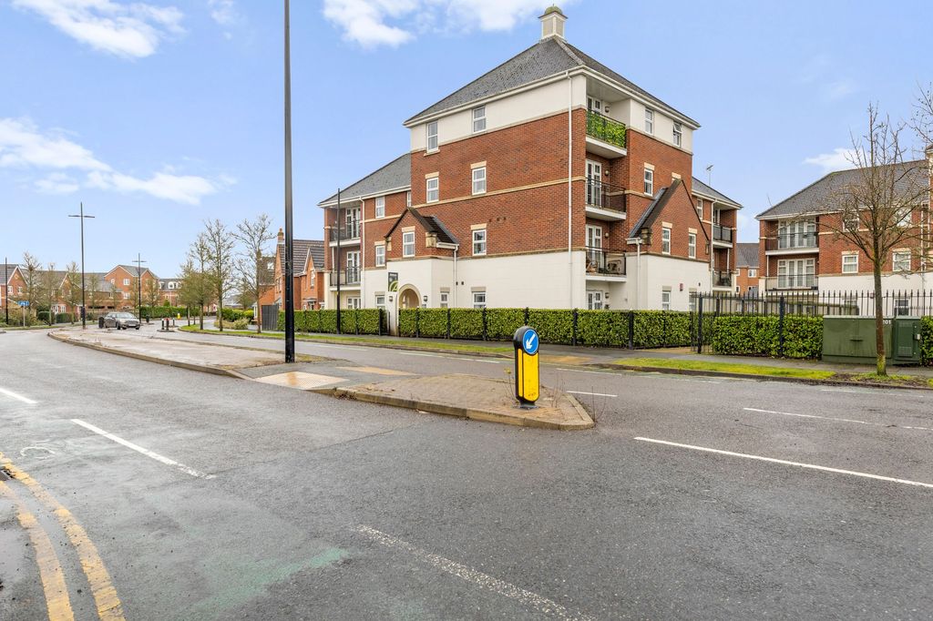 Property photo 2 of 14