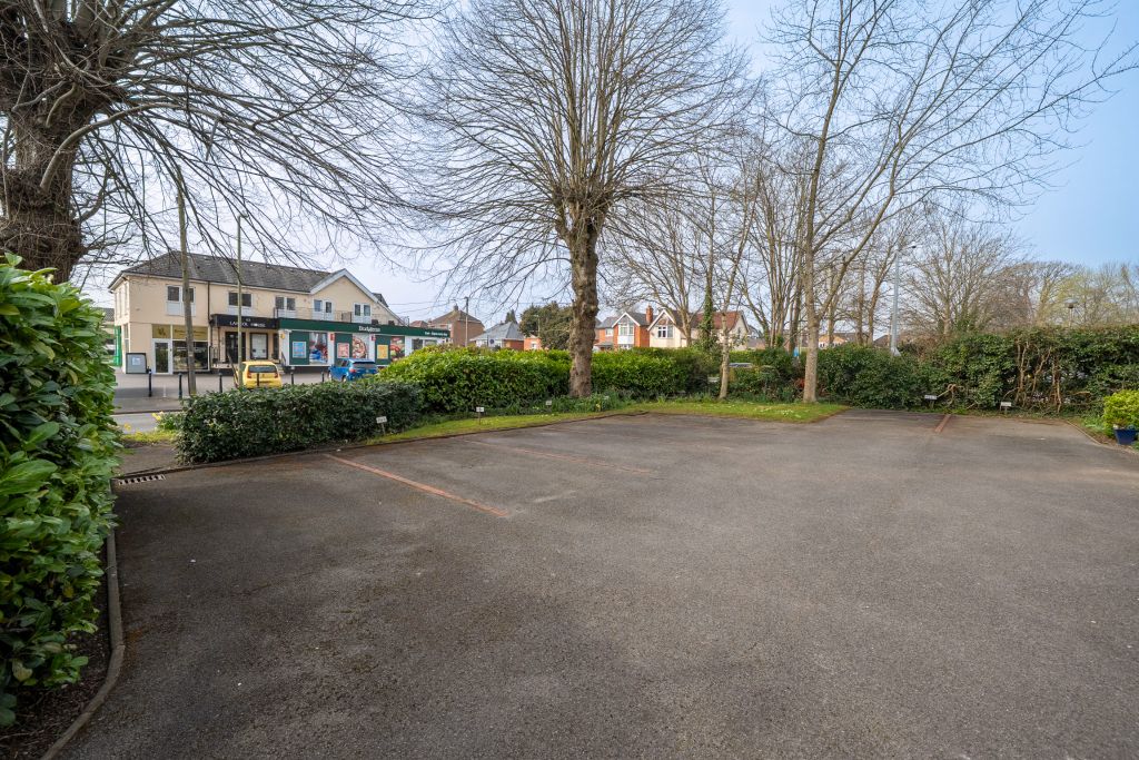 Property photo 2 of 21