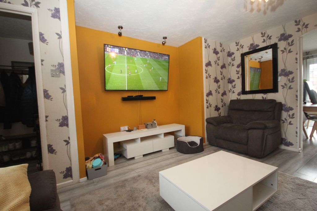 Property photo 3 of 16